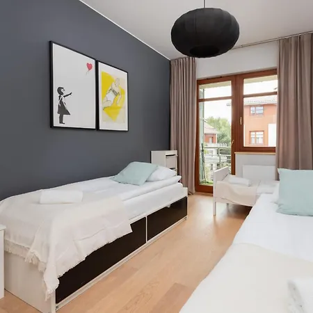 Neptun Park Spacious 3-bedroom By Renters * Gdańsk