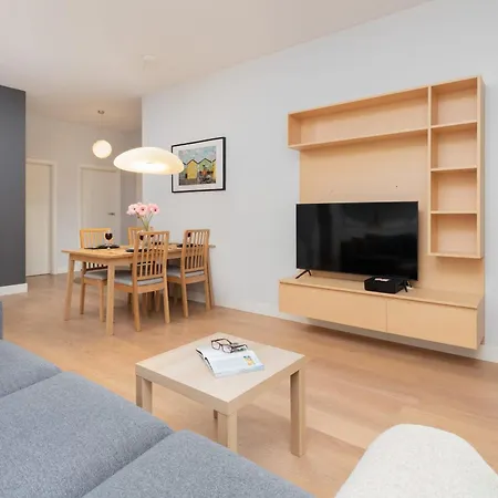 Neptun Park Spacious 3-bedroom By Renters グダニスク