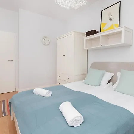 Lägenhet Neptun Park Spacious 3-bedroom By Renters Gdańsk
