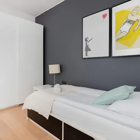 Neptun Park Spacious 3-bedroom By Renters * グダニスク