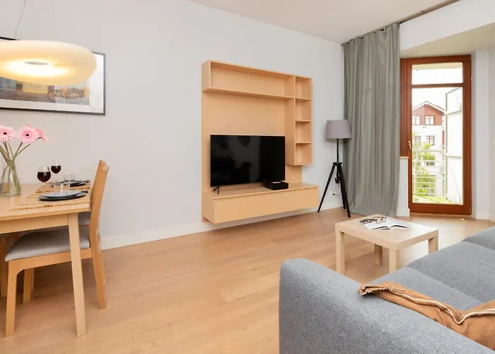 Neptun Park Spacious 3-bedroom By Renters Lägenhet Gdańsk