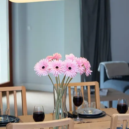 Neptun Park Spacious 3-bedroom By Renters Apartment Danzig