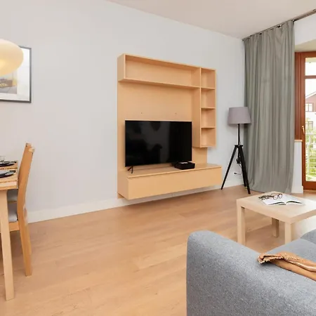 Neptun Park Spacious 3-bedroom By Renters Апартаменты Гданьск