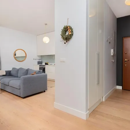 Neptun Park Spacious 3-bedroom By Renters Апартаменты Гданьск