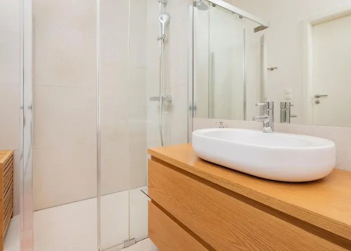 Neptun Park Spacious 3-bedroom By Renters * Gdansk